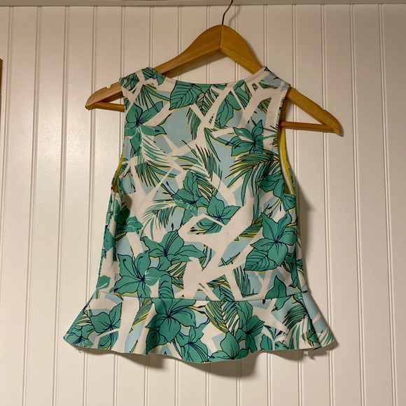 💚summer top💚 Zara top - very trendy - size small - Picture 1 of 3